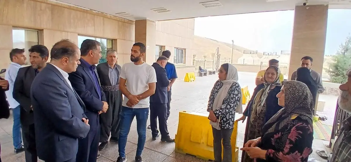 عیادت معاون محیط زیست طبیعی از مصدومان حادثه آتش سوزی آبیدر