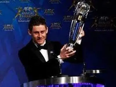 هافبک استقلال در راه مدلینگ