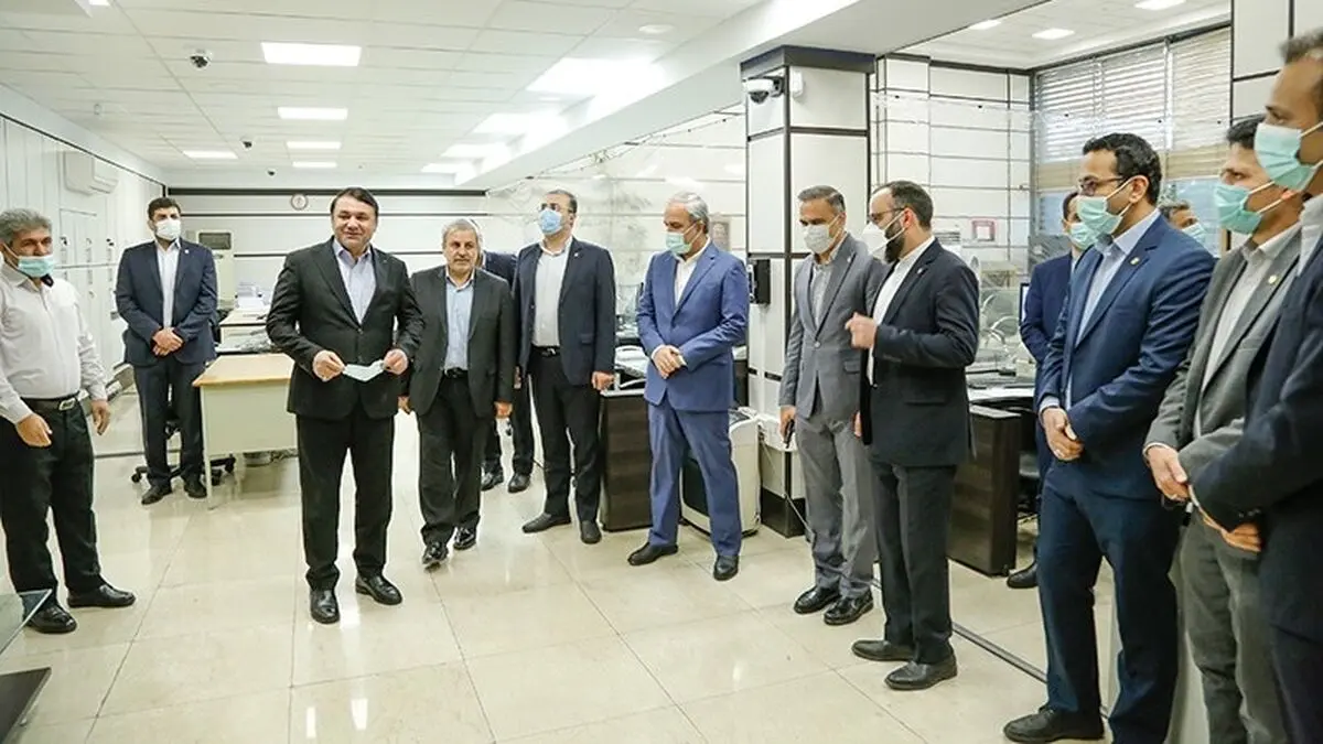 بازدید مدیرعامل بانک سپه از شعبه سیدالشهدا(ع) بانک در تهران 