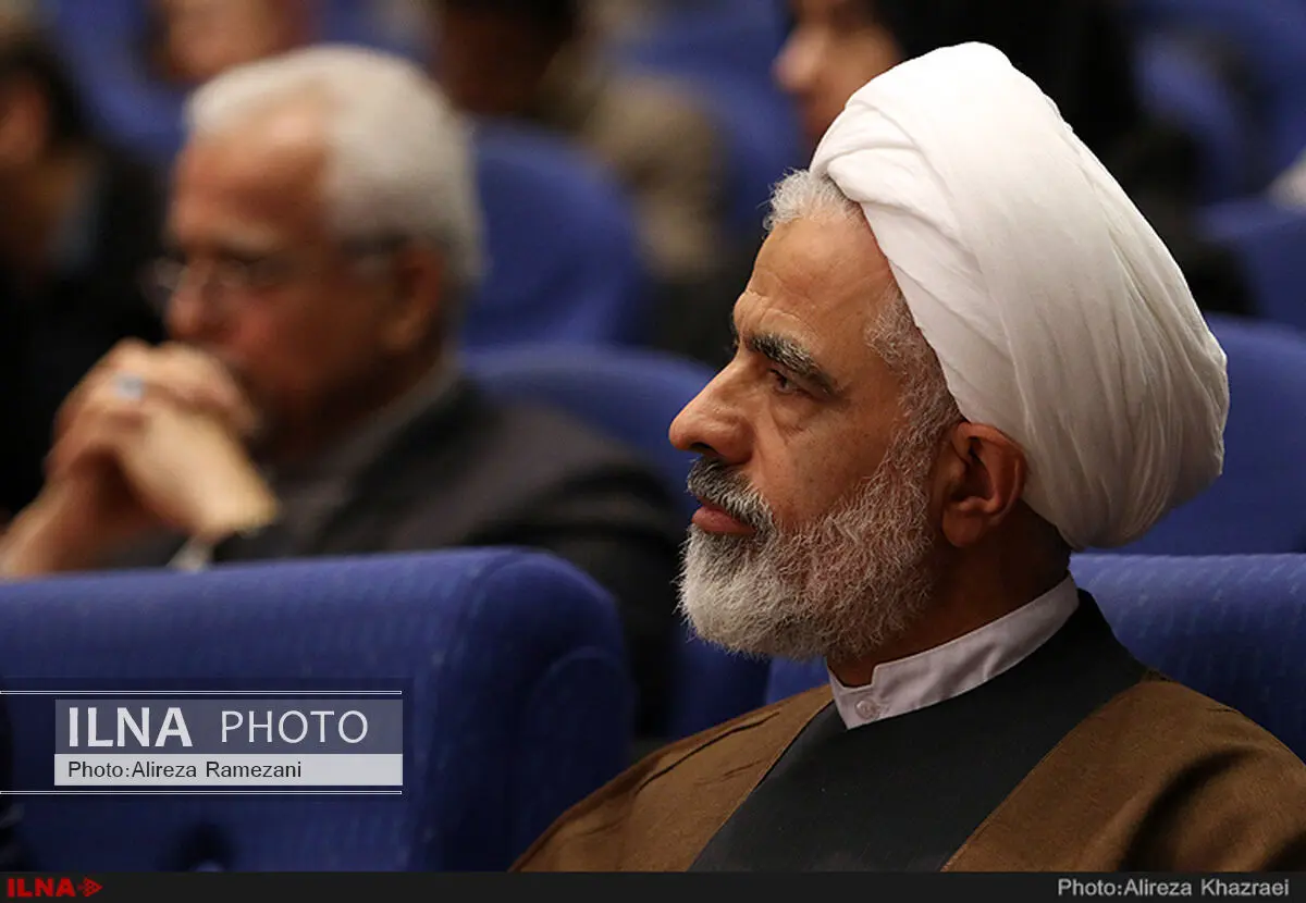 تخریب افراد در رقابت‌های سیاسی قابل پذیرش نیست