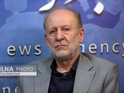ساداتیان:جنگ با ایران و تحمیل فشار ترامپ بر اقتصاد آمریکا/مهاجرستیزی برای تقویت پایگاه محافظه‌کاران/ کاخ سفید در برابر رسوایی اپستین 