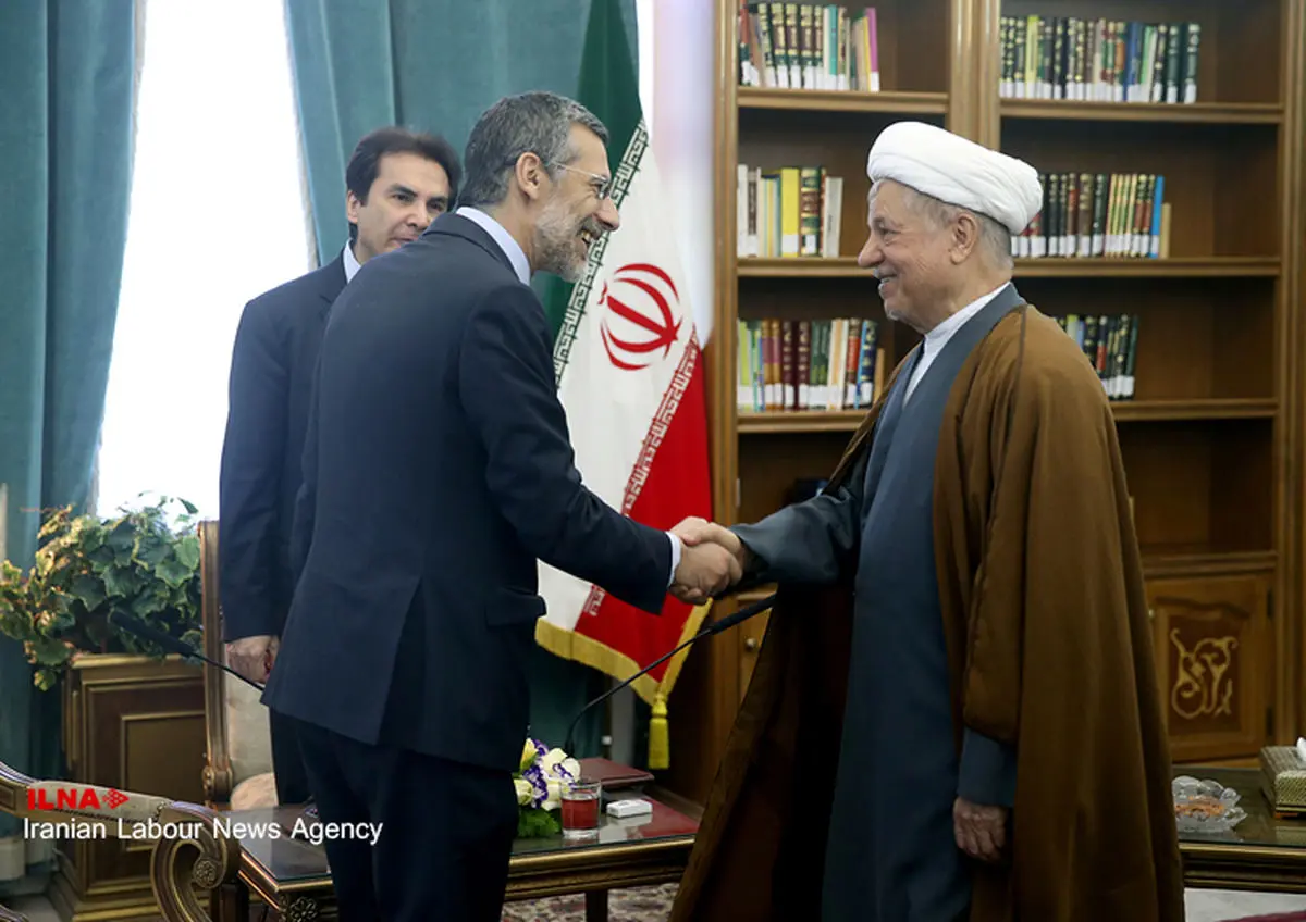 برای کاستن زهر تروریسم بدون چشم داشتی در یمن هزینه میکنیم
