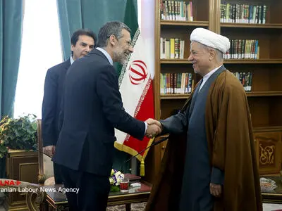 برای کاستن زهر تروریسم بدون چشم داشتی در یمن هزینه می‌کنیم