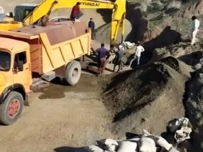 انسداد محور بیرجند - سربیشه به دلیل اجرای عملیات احداث زیرگذر