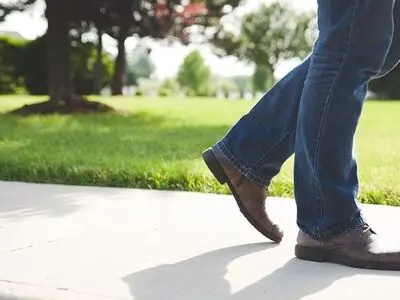 چشم مغز را با پاهایت باز نگه‌دار