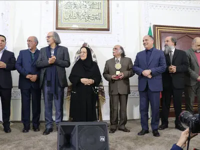 کزازی محصول «شاهنامه» است