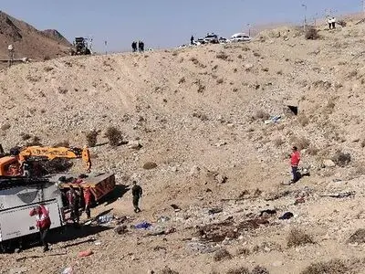 آخرین جزئیات از حادثه واژگونی اتوبوس در محور فیروزکوه – امین‌آباد