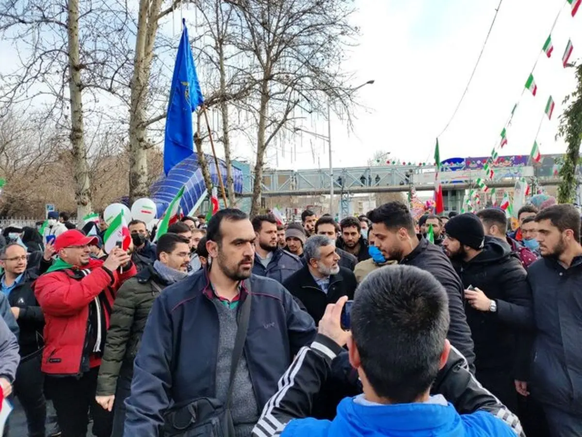 حضور سردار حاجی زاده در راهپیمایی ۲۲ بهمن