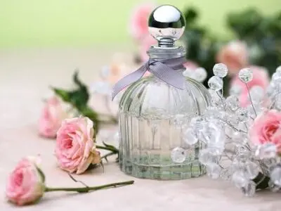 با این دو ماده خانگی عطر مخصوص خودتان را تهیه کنید