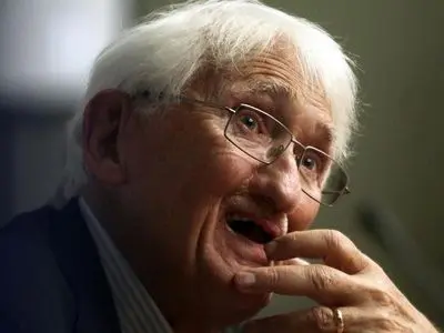 مرگ نظریه‌پرداز حوزه عمومی