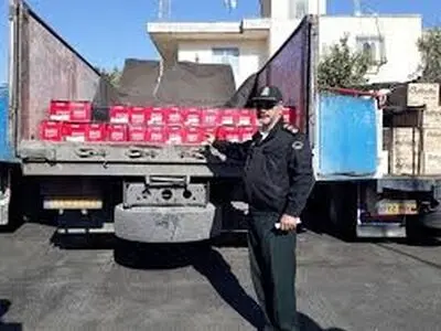 کامیون حامل کالای قاچاق در شهرستان بروجن چهارمحال و بختیاری توقیف شد