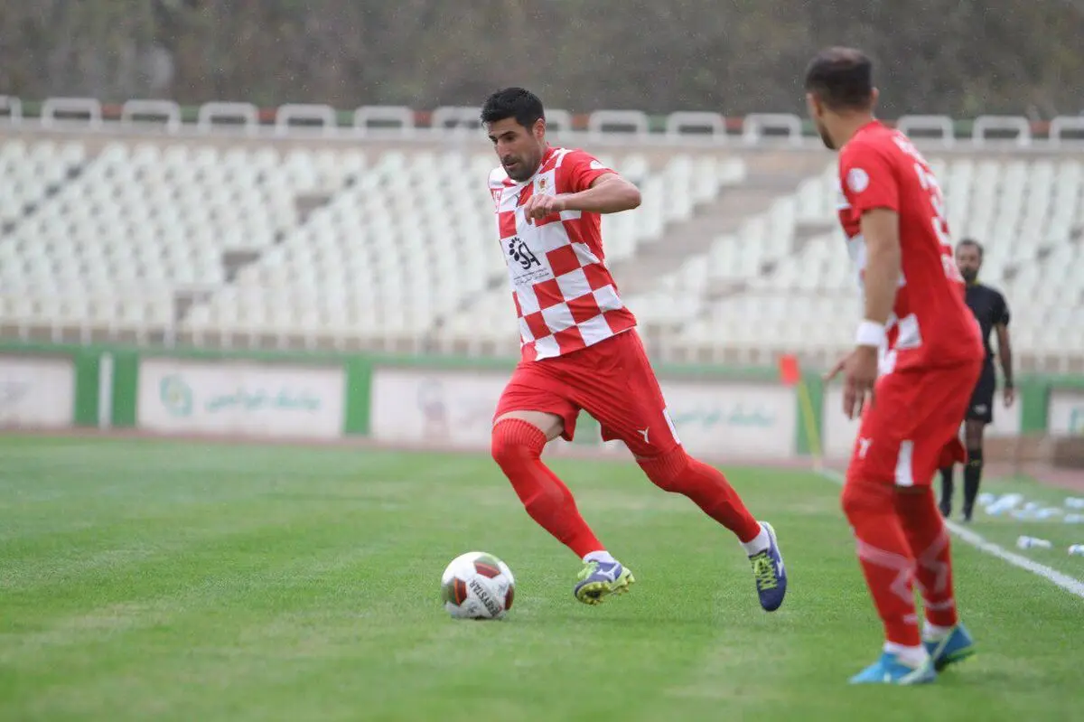 هاشم بیک زاده در لباس پرسپولیس (عکس)