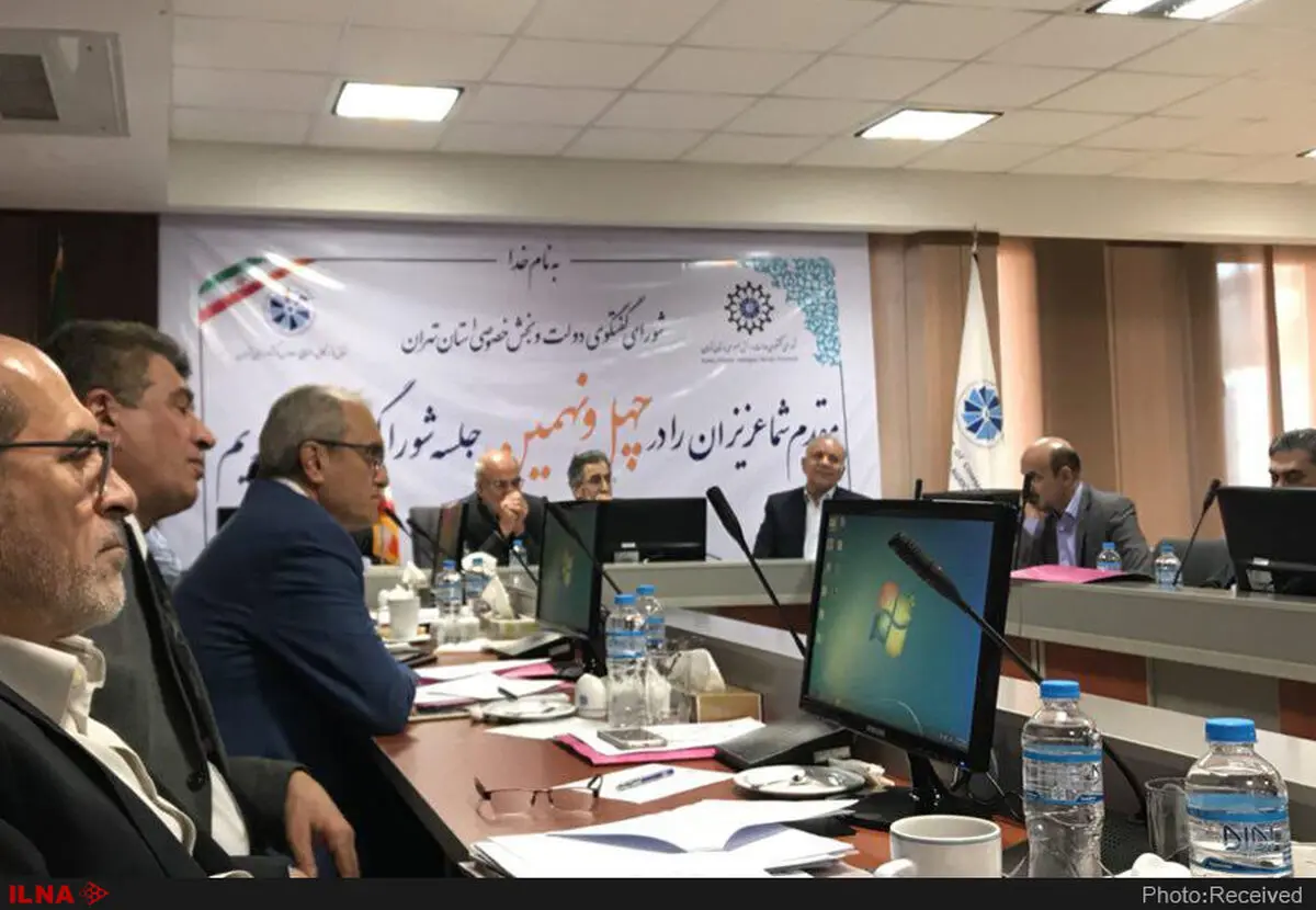 تولیدکنندگان از کمبود نقدینگی رنج می‌برند/ پلمپ انبار مواد اولیه کارخانه‌ها به نام مبارزه با احتکار/حساب تعدادی از شرکت‌های پخش دارو به دلیل مشکل مالیاتی مسدود شده است 