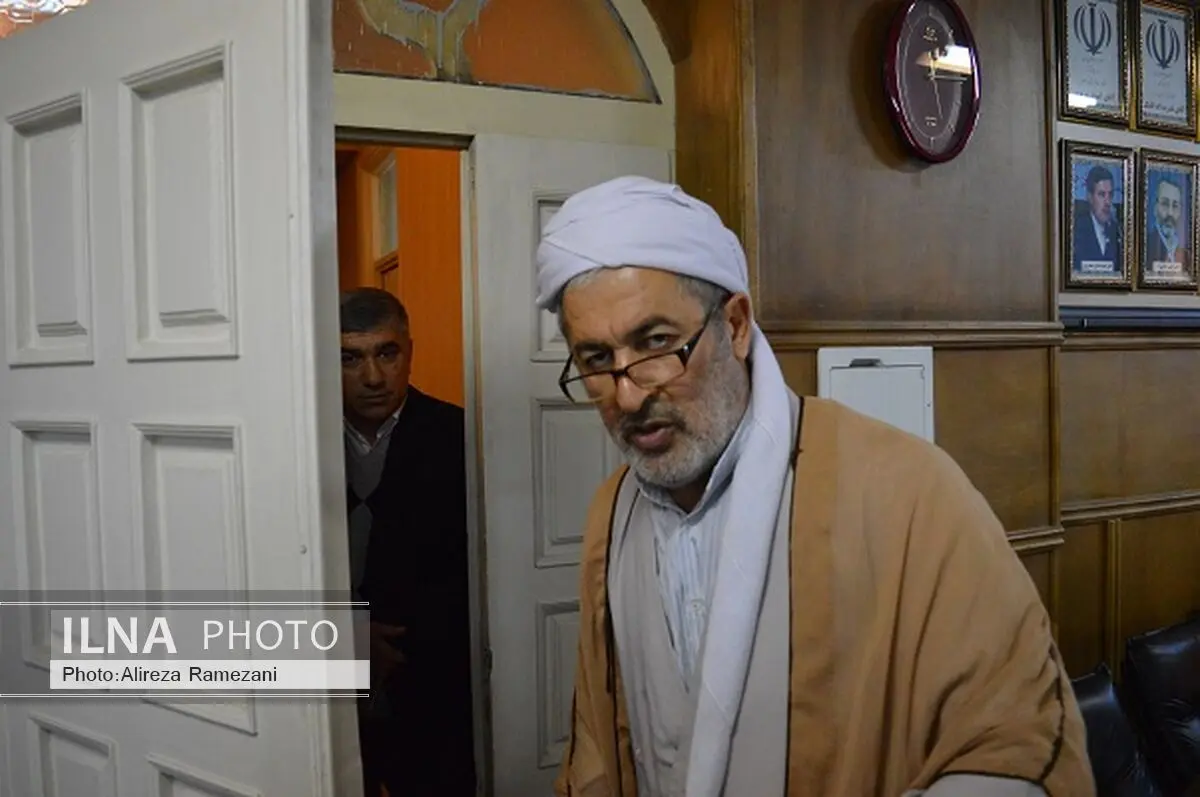 ماموستا عبدالقادر کردی برای مجلس خبرگان ثبت نام کرد