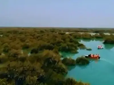 روستایی که با قایق به دل جهان رفت + فیلم