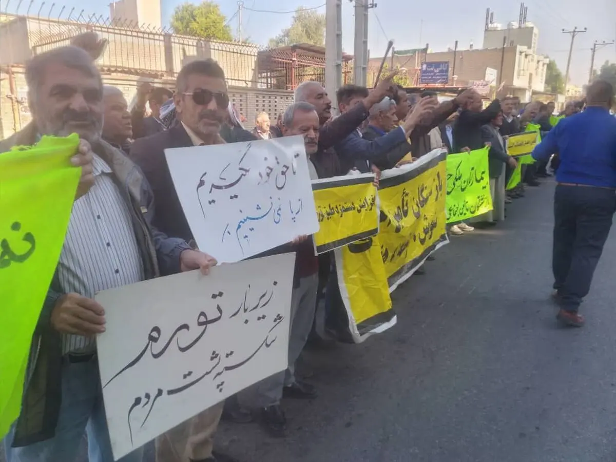 تجمع بازنشستگان کارگری در شوش و اهواز/ مستمری‌ها برای ده روز ماه کافی نیست