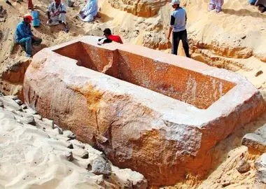 کشف همزمان شهر ۱۶۰۰ ساله و ۱۸ آرامگاه باستانی در مصر