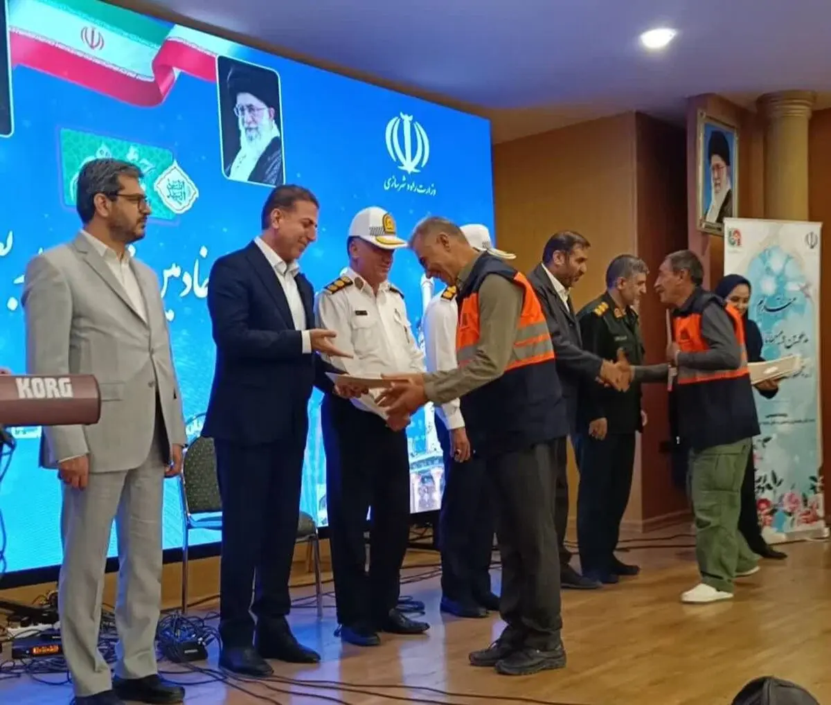 خادمان حمل‌ونقل اربعین حسینی ۱۴۰۴ فارس تجلیل شدند