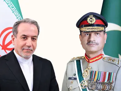 عراقجي يلتقي قائد الجيش الباكستاني