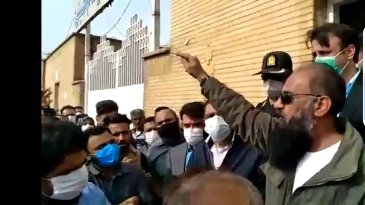 تجمع بندر امامی‌ها مقابل دادگستری و شهرداری/ مردم: عاملان آب‌گرفتگی اخیر را شناسایی و محاکمه کنید