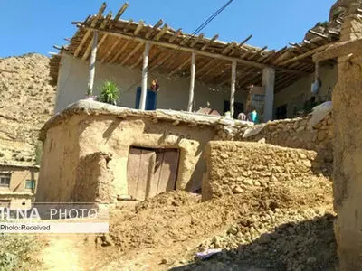 خانه‌های روستای فارسیان را فاضلاب گرفته است/ رئیس بنیاد مسکن آزادشهر: مطلع نبودیم