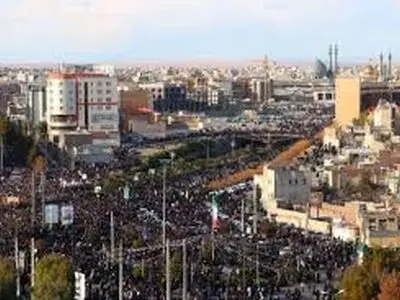 تصاویر دیگری از تشییع باشکوه  شهدا در بیروت/ فیلم 