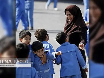 مجلس همسان‌سازی معلمان و اجرای طرح رتبه‌بندی را دنبال می‌کند/ دریافتی برخی معلمان بخش خصوصی کرایه تاکسی آنها هم نمی‌شود