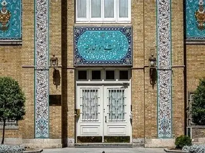 طهران تهنأ سوریا في استعادة مقعدها في جامعة الدول العربیة