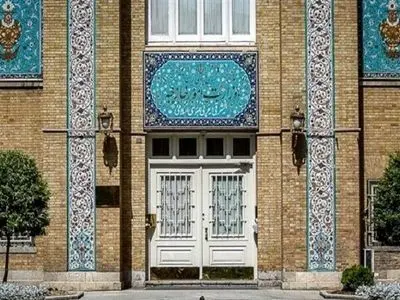 طهران تهنأ سوریا في استعادة مقعدها في جامعة الدول العربیة