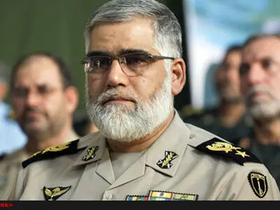 امیر پوردستان با خانواده شهید ناوچه کنارک در پاکدشت دیدار کرد