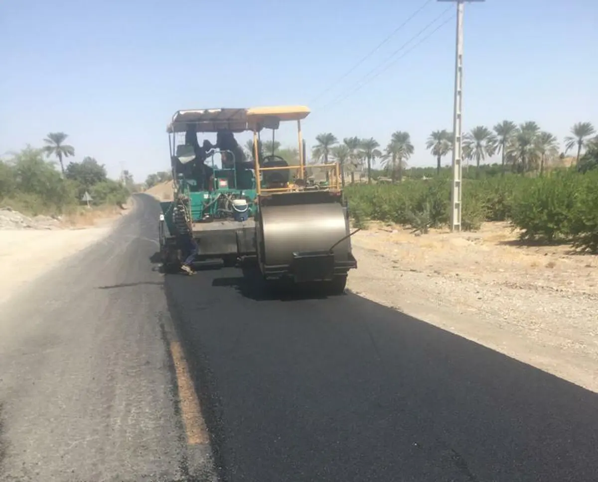 آغاز عملیات روکش آسفالت محور کهورستان به انگوران  در هرمزگان 