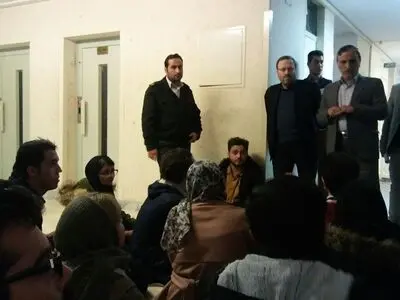 تحصن نمایندگان شورای صنفی در سازمان امور دانشجویان