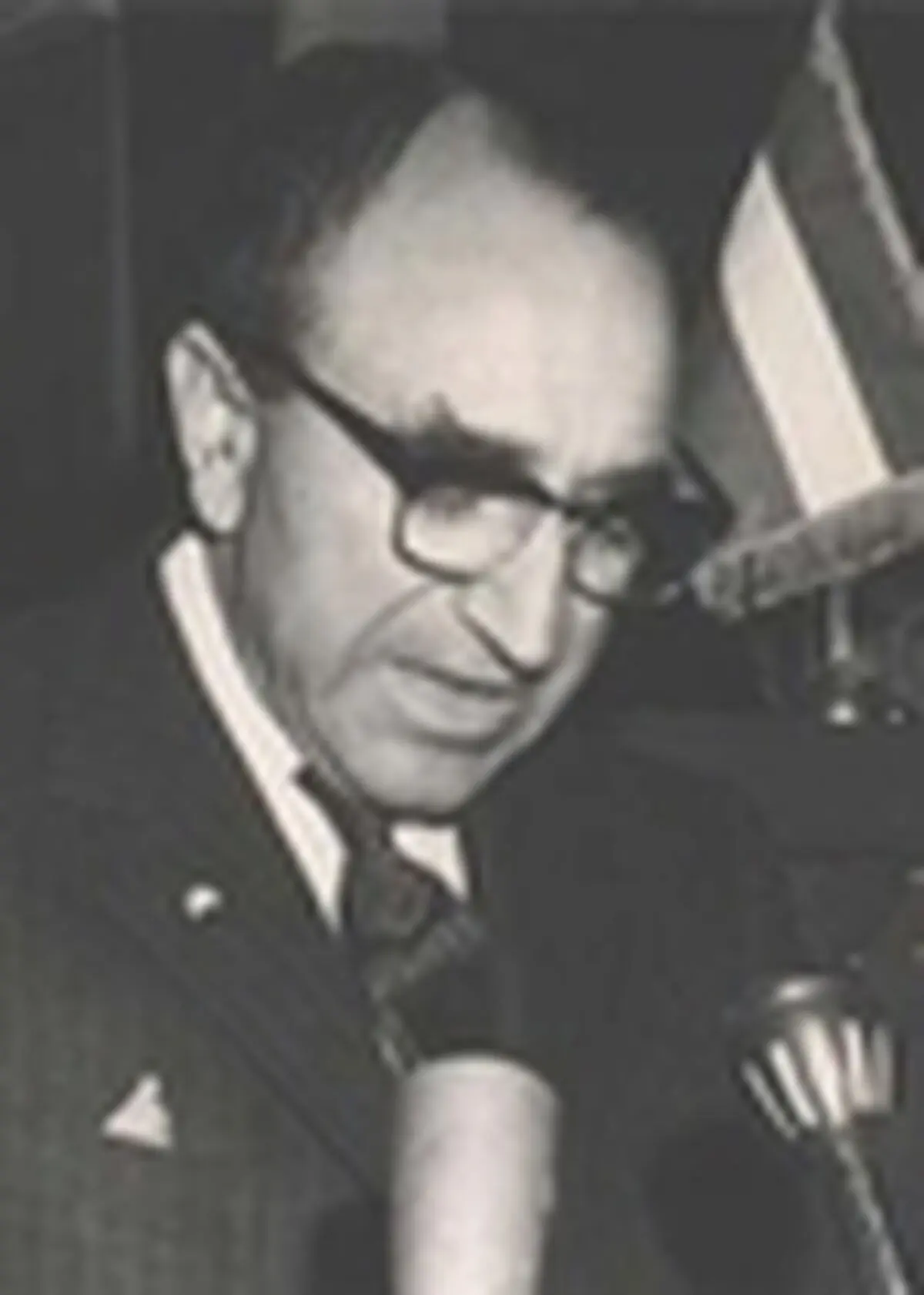 وزیری که ۲۳ شغل داشت