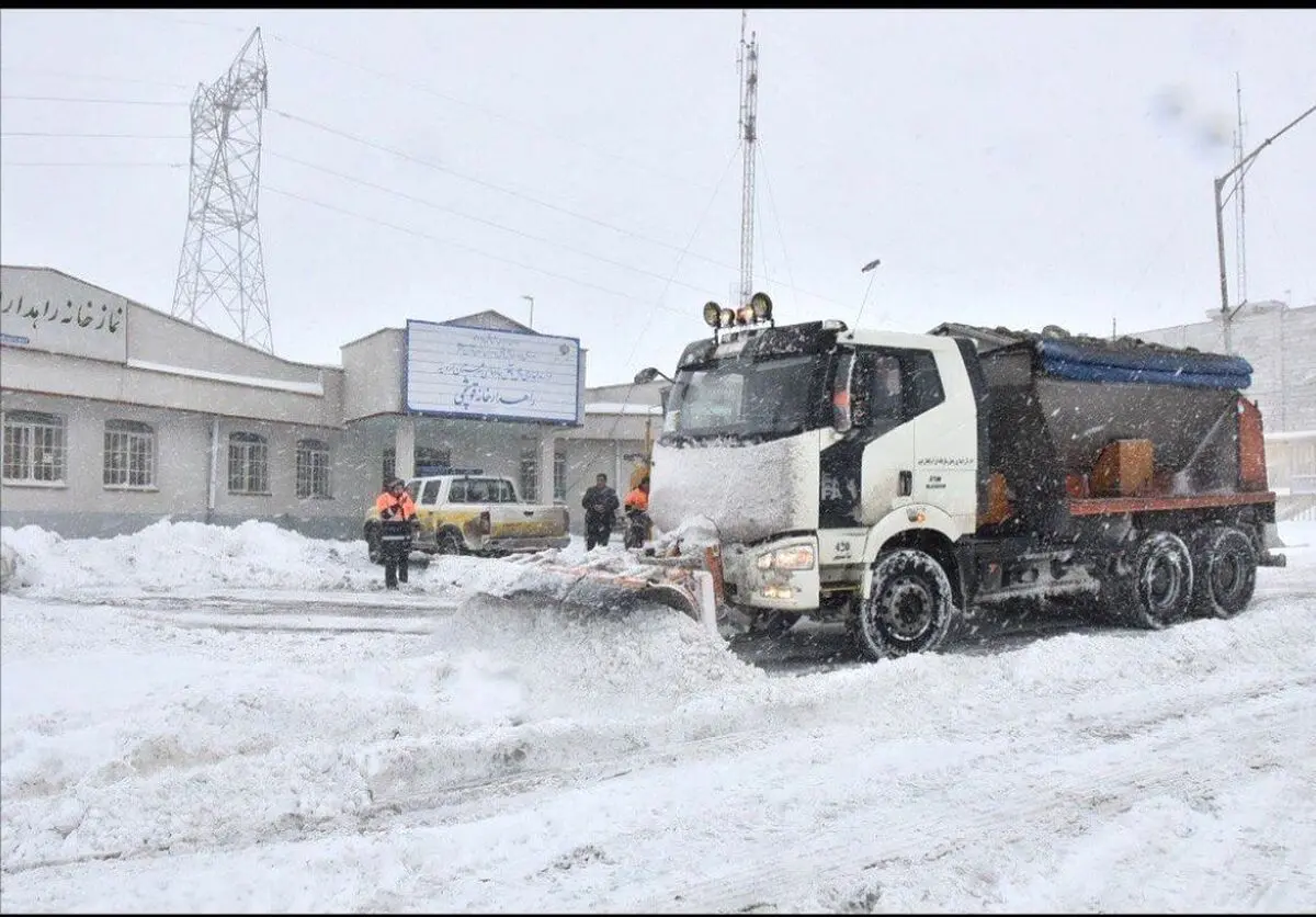 سخت شدن شرایط زندگی در برخی روستاهای گرفتار برف در آذربایجان غربی