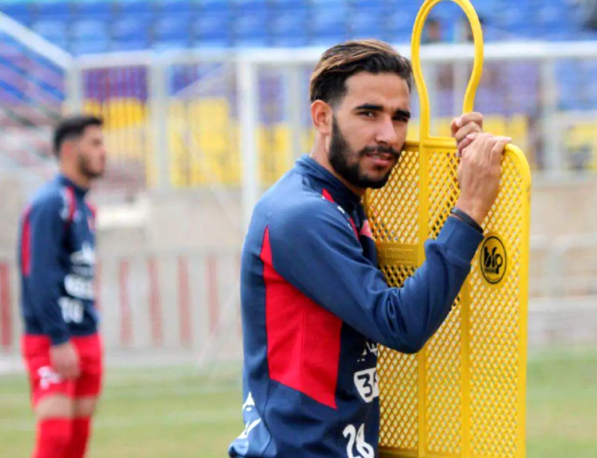 مهاجم پرسپولیس آبی‌پوش شد 