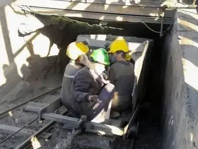 نشت گاز گوگرد؛ علت ریزش معدن کوشک بافق/ اداره کار در حال بررسی ماجرا