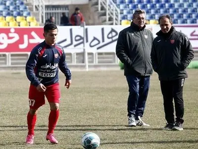 تمرینات پرسپولیس تا بازی با فولاد پشت درهای بسته برگزار می‌شود