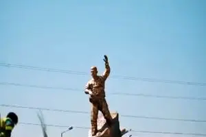 رونمایی از تندیس سرلشکر خلبان شهید بابایی 
