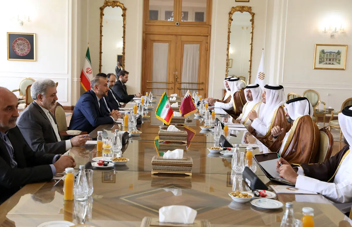 خلال المحادثات مع نظیره القطری.. امیر عبداللهیان یؤکد اهمیة تطویر التعاون الاقلیمی لارساء الامن والاستقرار بالمنطقة
