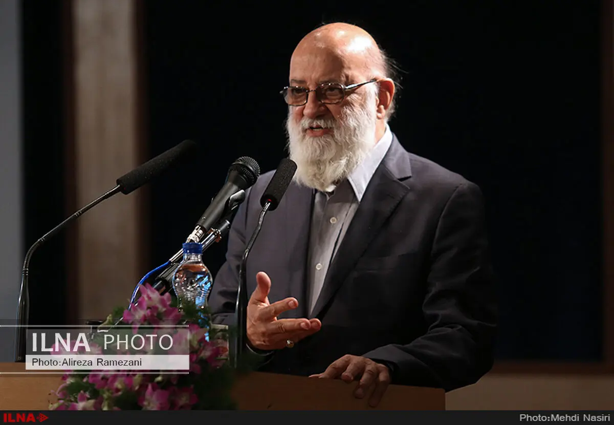 دکل‌های برق تهران زیرِ زمین برده شود
