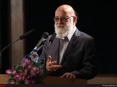 دکل‌های برق تهران زیرِ زمین برده شود