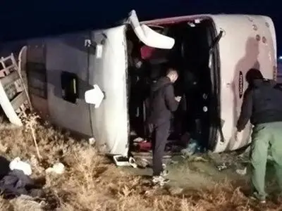 ۳کشته و ۲۵ مصدوم به دلیل واژگونی اتوبوس در زنجان
