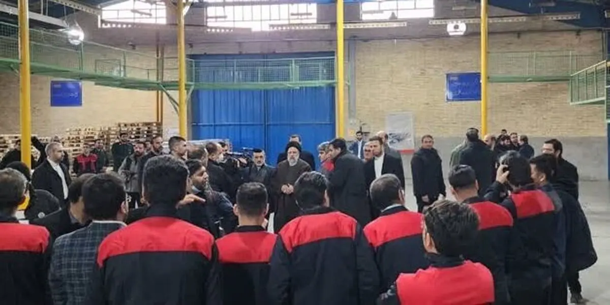 بازدید رئیسی از کارخانه احیاشده تولید رادیاتور یزد
