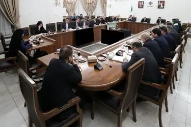 عارف:  تا حد امکان نباید برق و گاز صنایع قطع شود