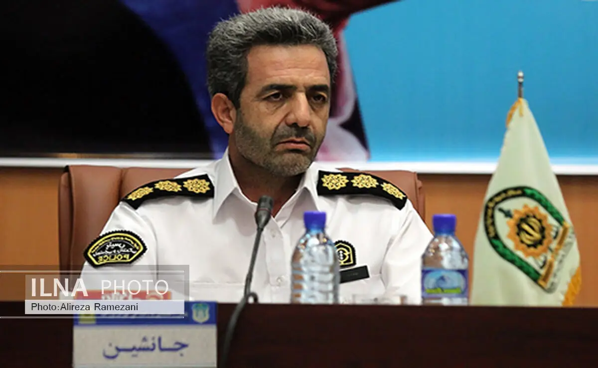 نشست زمین در مقابل پارک ساعی/ عبور خودرو ها از لاین BRT