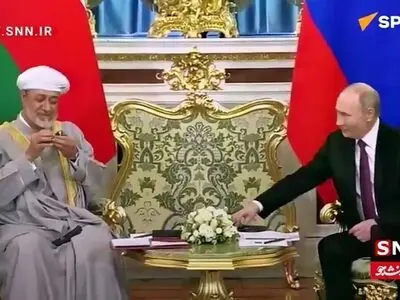 اتفاقی جالب در نشست خبری پوتین با پادشاه عمان! + فیلم