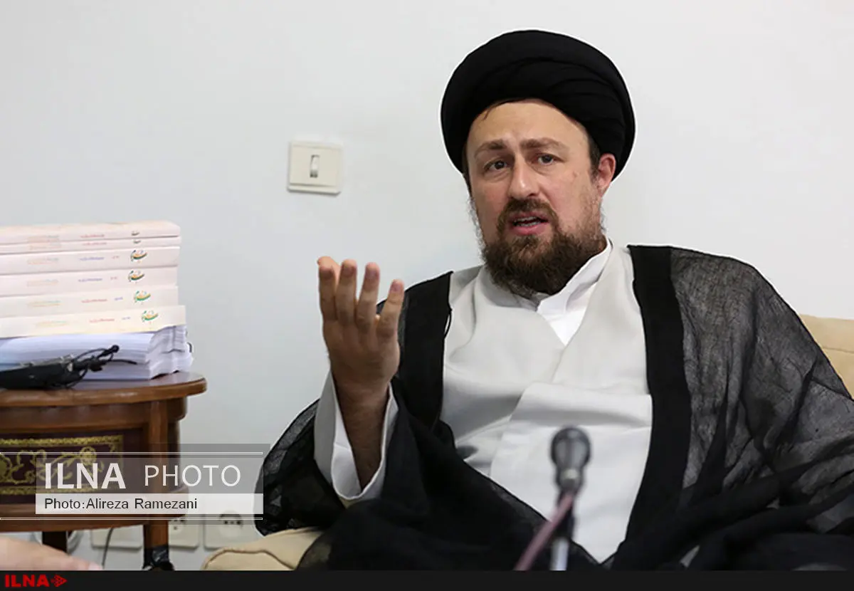  در شب قدر برای نجات همه انسان‌ها از جهل و پستی دعا کنیم