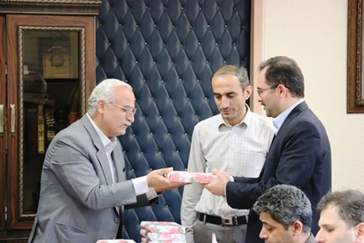 برگزاری آئین تجلیل از اعضای ستاد هماهنگی جشنواره خیّرین مدرسه ساز گیلان