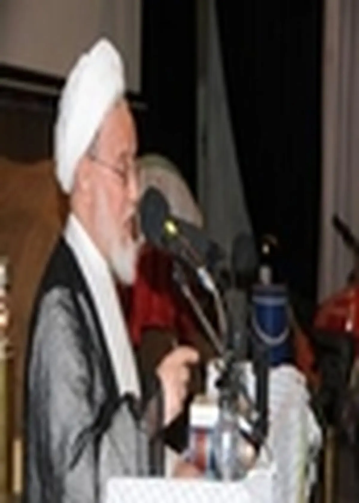 برخورد هتاکانه با خانواده زندانیان خلاف قانون و شرع است