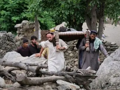شمار تلفات زلزله افغانستان به ۹۰۰ تن رسید